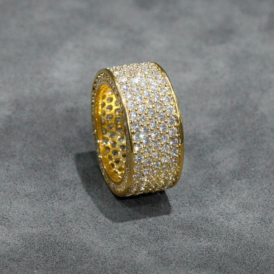 Eternal Radiance Ring in 18K Gold